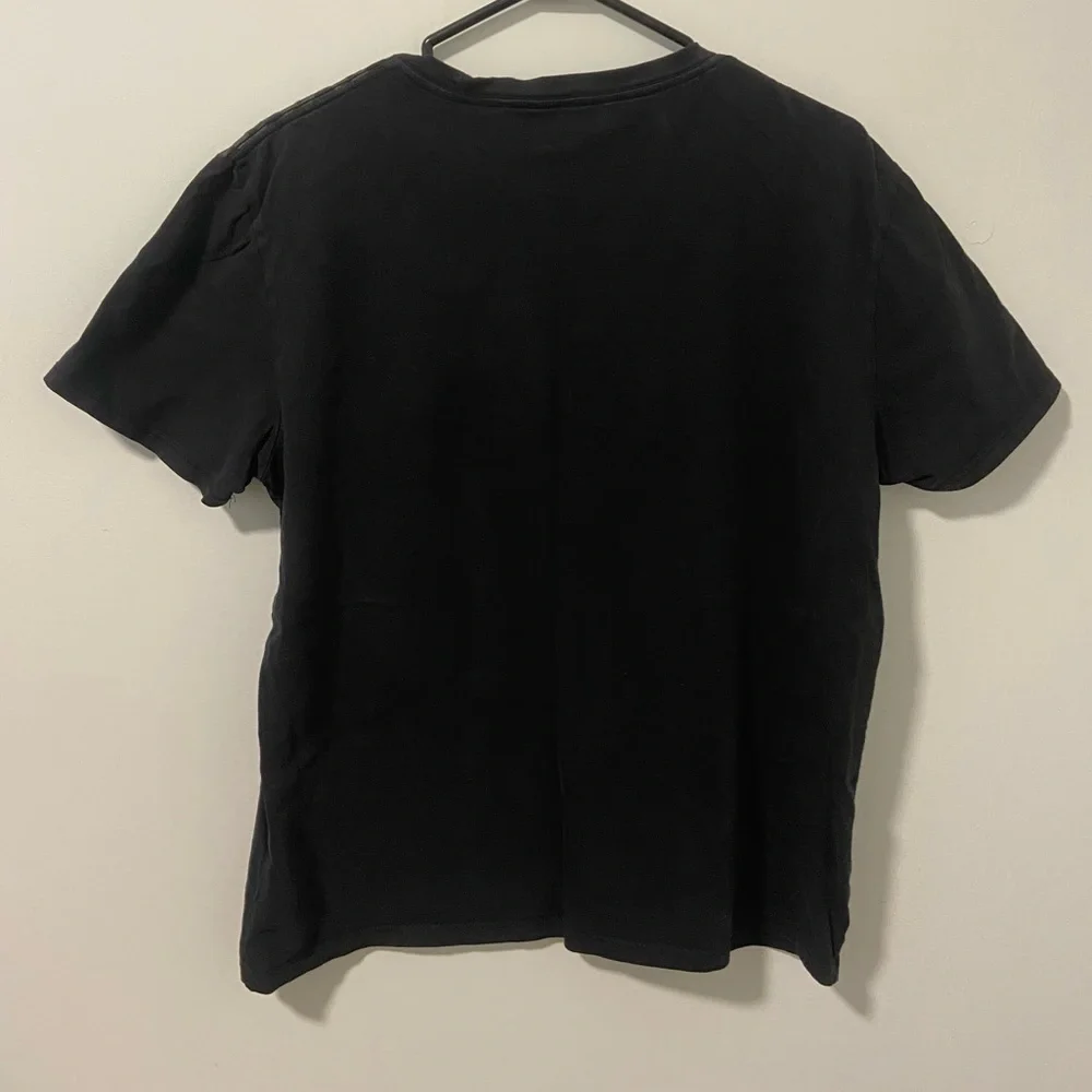 Guess Tee - Picture 3 of 3